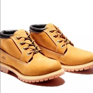 Womens Size 9 Short Timberland Boots